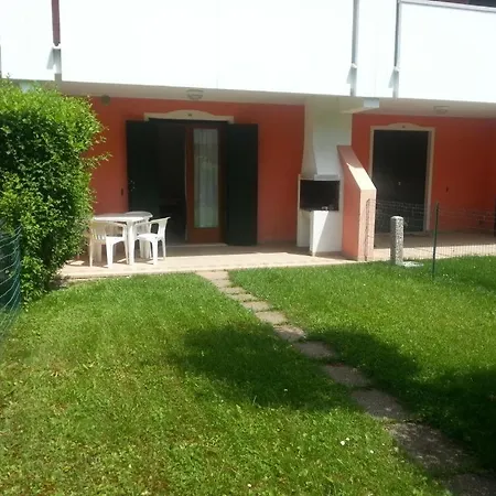 With Shared Pool For 5 Guests *