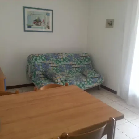 With Shared Pool For 5 Guests *