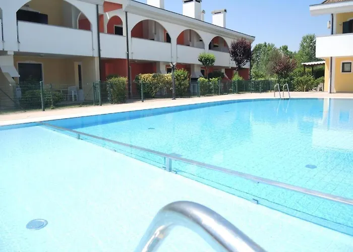 With Shared Pool For 5 Guests Bibione