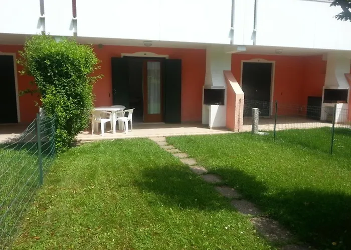 With Shared Pool For 5 Guests *