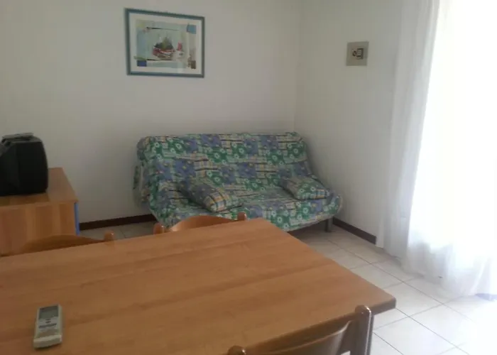 With Shared Pool For 5 Guests *