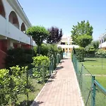 Апартаменти With Shared Pool For 5 Guests *
